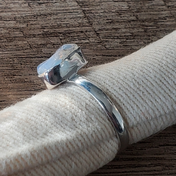 Natural Ethiopian Opal Set in 925 Solid Sterling Silver Ring - Picture 3 of 12